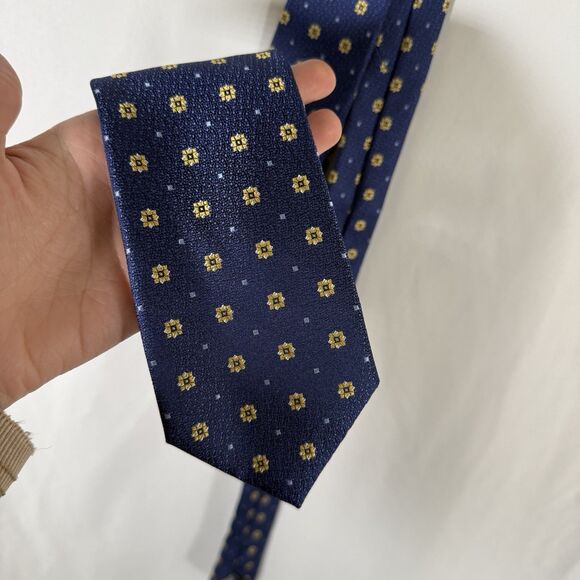 Jos A Bank Traveler Tie Men 60" Blue Sunflower 100% Silk Stain Resistant 3" Wide - Picture 1 of 5